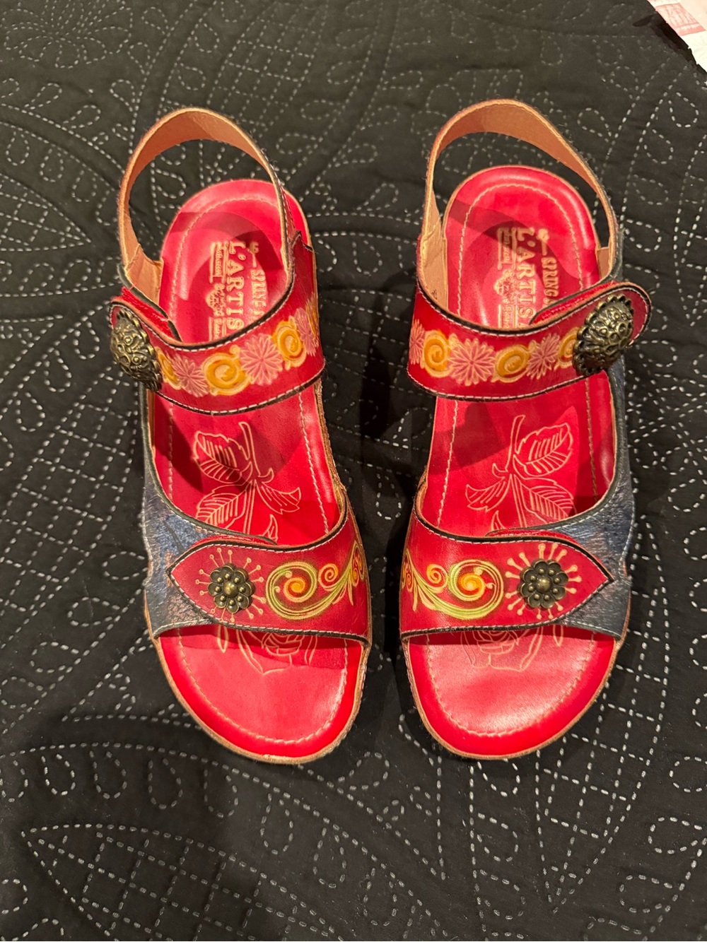 L’Artiste by Springstep Red Floral Slingback Sandals